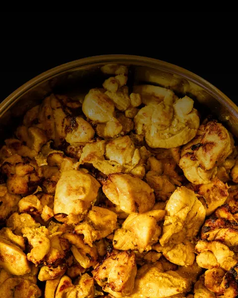 Lassuni chicken tikka piece: Garlicky goodness